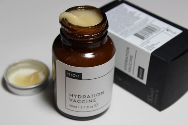 NIOD Hydration Vaccine 50 ml.  มอยเจอไรเซอร์ครีม สารสกัดจากกรดอะมิโนและแร่ธาตุจากธรรมชาติ ช่วยให้ผิวนุ่มชุ่มชื้นดูมีสุขภาพดีขึ้น ใครที่กำลังผิวแห้งหรือขาดน้ำอยู่ กู้ผิวให้กลับมาชุ่มชื้นได้อย่างดีเยี่ยม 